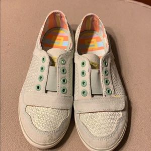 NWOT: Nine West green tennis shoes, size 7